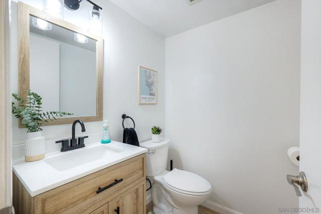 13791 Via Tres Vista, San Diego CA: https://media.crmls.org/mediaz/b6aed058-f16f-47f8-b557-10c180052adf.jpg