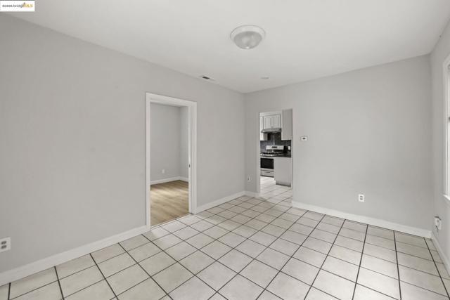 1311 87Th Ave, Oakland CA: https://media.crmls.org/mediaz/b6af1850-3611-416c-9a54-deee3b06d1d5.jpg