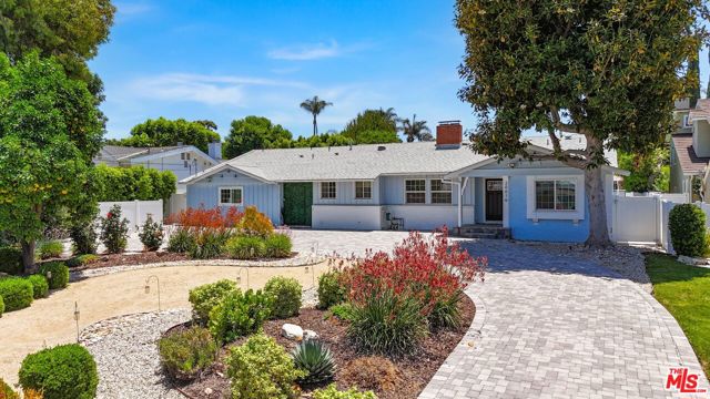 20616 Quedo Drive, Woodland Hills CA: https://media.crmls.org/mediaz/b6af22c7-53a5-4f8b-a8df-47387a8ed004.jpg
