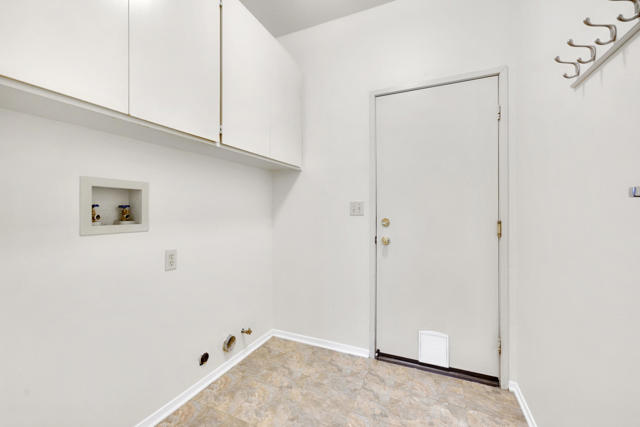 40180 Eastwood Lane, Palm Desert CA: https://media.crmls.org/mediaz/b6af4443-c73e-4744-84be-37e3d8f3af05.jpg