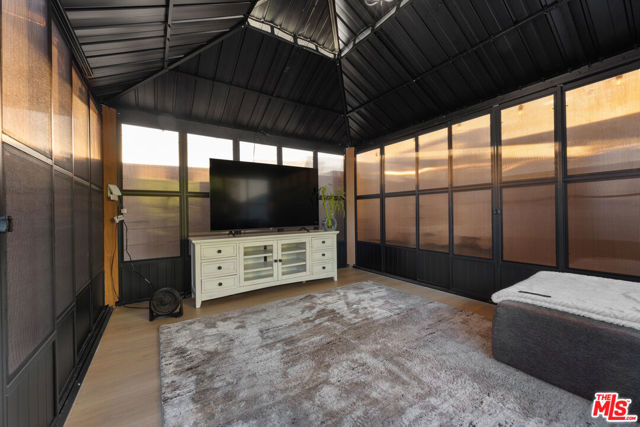 4137 W 58th Place, Los Angeles CA: https://media.crmls.org/mediaz/b6af4fa8-945f-4b79-96cb-c364f0ad055f.jpg