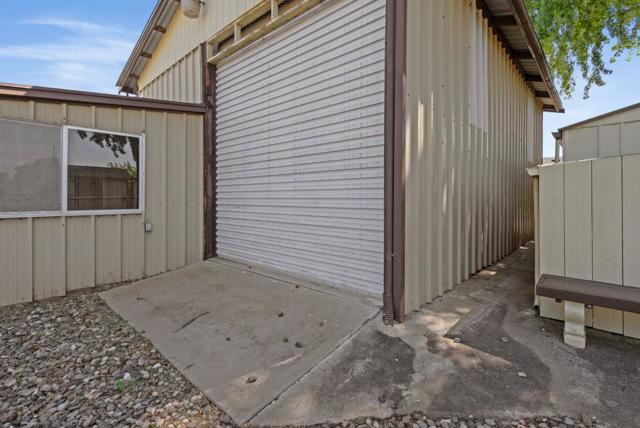 220 Holliday Drive, Hollister CA: https://media.crmls.org/mediaz/b6afd945-2c23-4d9d-a7e9-1cbdae24c3f3.jpg