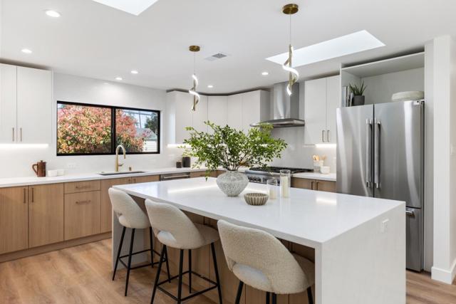 3845 East Lake Way, Redwood City CA: https://media.crmls.org/mediaz/b6affc3f-56a1-401c-9d9e-9b18b11f924c.jpg