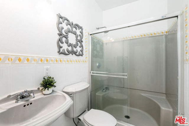 4730 Asteria Street, Torrance CA: https://media.crmls.org/mediaz/b6b095c6-329e-4b0e-9bb9-6b833b2d7255.jpg