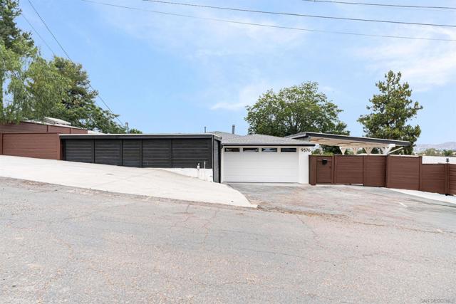 9376 Starcrest Dr, Santee CA: https://media.crmls.org/mediaz/b6b0d5b2-ddca-4fd1-89f5-2c93c64a78f4.jpg