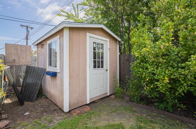 914 Junipero Way, Salinas CA: https://media.crmls.org/mediaz/b6b23fba-bf3b-4334-b4a8-6470f37e4977.jpg