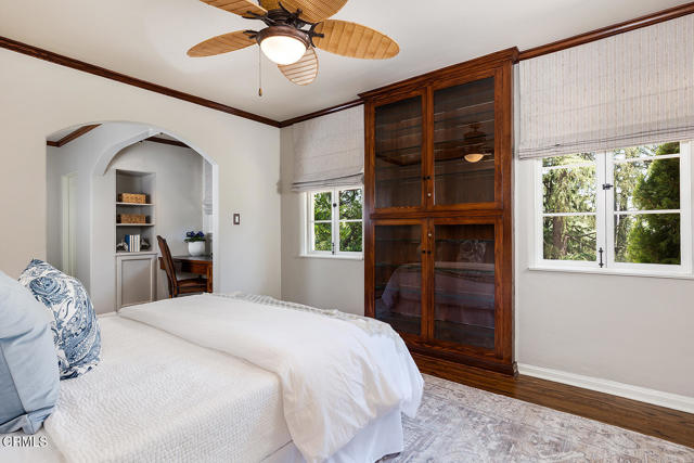 1711 Fairmount Avenue, La Canada Flintridge CA: https://media.crmls.org/mediaz/b6b35def-90aa-4790-9b66-058f32882a1e.jpg
