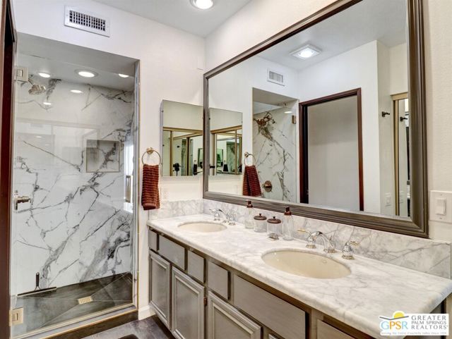 73429 Foxtail Lane, Palm Desert CA: https://media.crmls.org/mediaz/b6b367a6-16de-4e59-b3e7-3f77f465496f.jpg