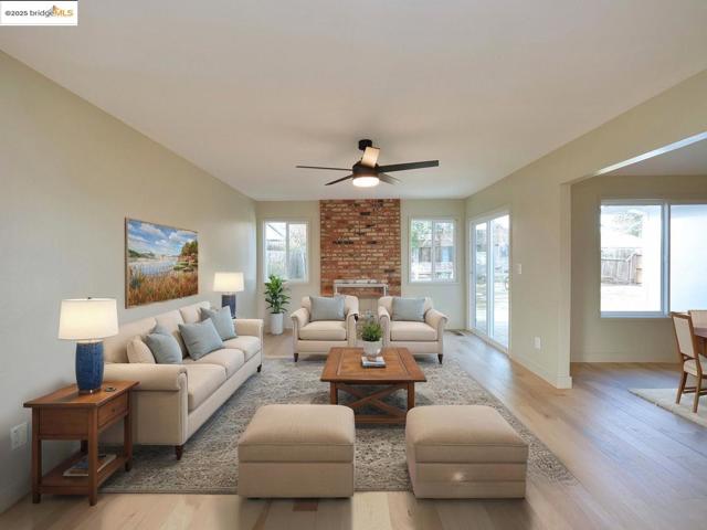 2112 Matthew CT, Pittsburg CA: https://media.crmls.org/mediaz/b6b3c6f9-bf5f-4a3b-bae5-6156855d6239.jpg