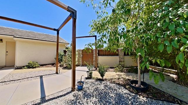 11058 Picaza Place, San Diego CA: https://media.crmls.org/mediaz/b6b42b41-bc51-4cca-a195-e4c04b36d6ec.jpg