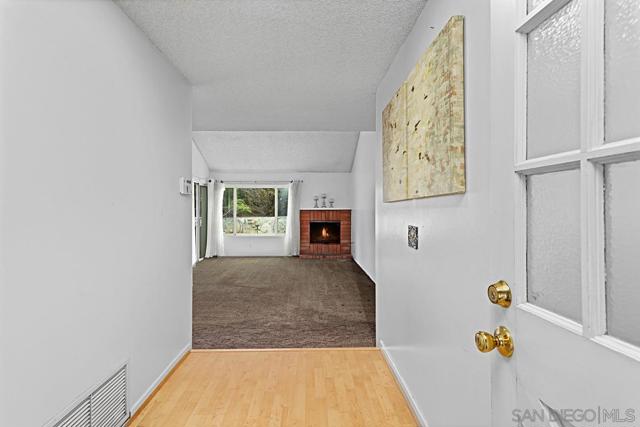 13612 El Mar Ave, Poway CA: https://media.crmls.org/mediaz/b6b433f1-9313-4b0a-8b48-35bbf109da7b.jpg