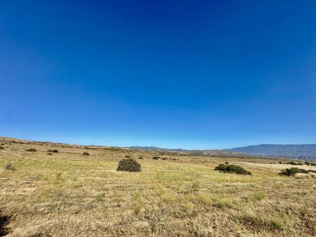 41300 Jojoba Hills Circle, Aguanga CA: https://media.crmls.org/mediaz/b6b46201-240e-43a0-9939-e04fb58db71d.jpg