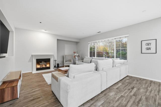 2923 Oro Blanco Cir, Escondido CA: https://media.crmls.org/mediaz/b6b53ec0-ea99-4fb5-8edf-a5a1d53974c8.jpg