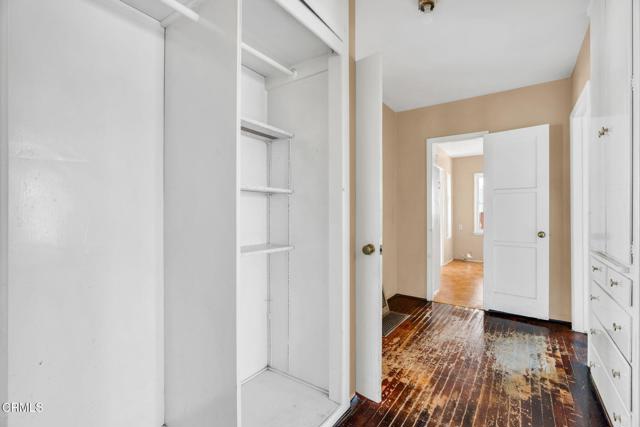 4127 Scandia Way, Los Angeles CA: https://media.crmls.org/mediaz/b6b5648f-9de5-4612-a612-6e331ec39374.jpg