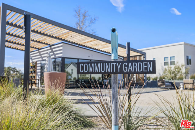27717 Knoll View Place, Valencia CA: https://media.crmls.org/mediaz/b6b5c7bd-d4a4-40b2-9bcb-daacabc57154.jpg