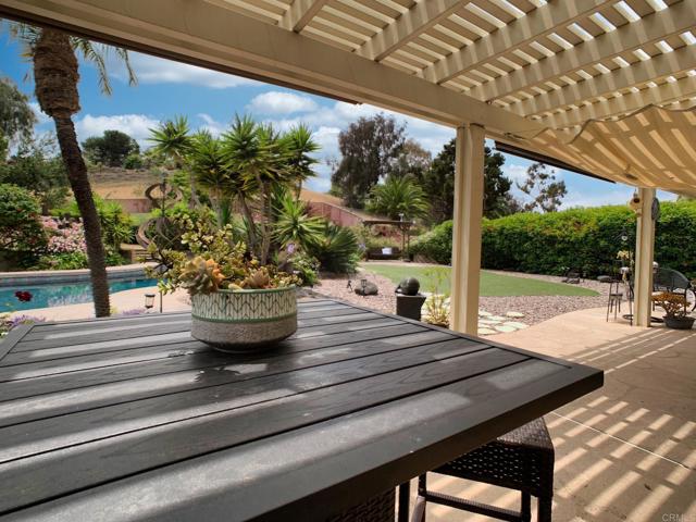 3812 Wild Oats Ln, Bonita CA: https://media.crmls.org/mediaz/b6b5cf5c-de75-473b-a775-4bd6315dc2f6.jpg