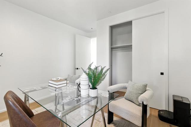 369 La Cuesta Drive, Portola Valley CA: https://media.crmls.org/mediaz/b6b6477e-e5b0-4810-972e-477e7dee4f4a.jpg
