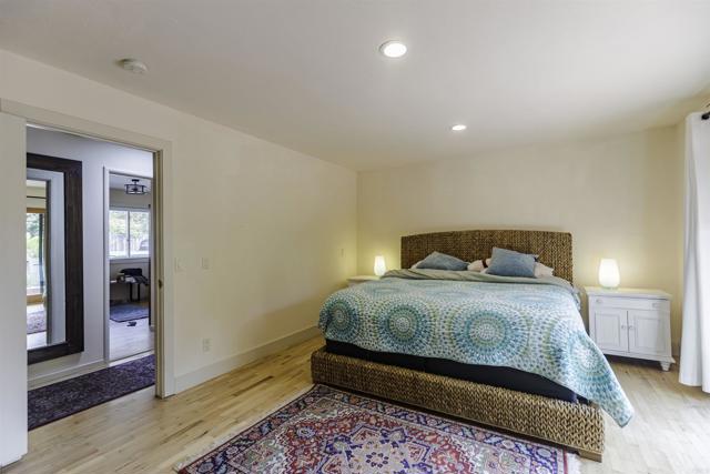 Detail Gallery Image 11 of 38 For 3540 Oak Pl, Carmel,  CA 93923 - 4 Beds | 3 Baths