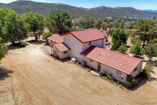 25861 E Old Julian Hwy, Ramona CA: https://media.crmls.org/mediaz/b6b6af8e-1b1e-4d18-ab53-20f4f4b1586e.jpg