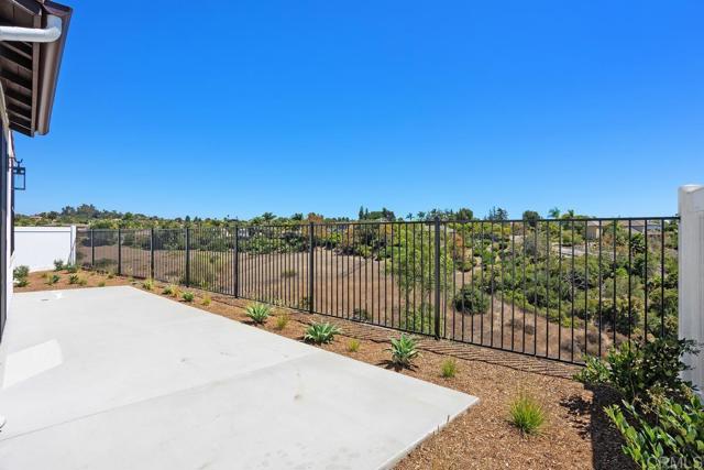 1204 Stonemark Place, Vista CA: https://media.crmls.org/mediaz/b6b6d21f-3593-4ebc-b75d-5de95a0bde2d.jpg