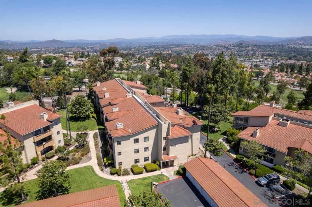 12270 Corte Sabio, San Diego CA: https://media.crmls.org/mediaz/b6b6fa04-b4f9-4ad4-b954-26ed74315d62.jpg