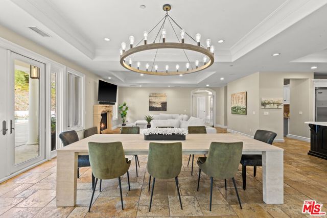 25043 Abercrombie Lane, Calabasas CA: https://media.crmls.org/mediaz/b6b7f2c1-cf2c-451b-944d-46cc9f52a08b.jpg
