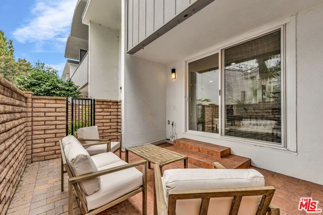 13224 Admiral Avenue, Marina del Rey CA: https://media.crmls.org/mediaz/b6b81ad5-460d-492d-9504-8fb5f80fc599.jpg