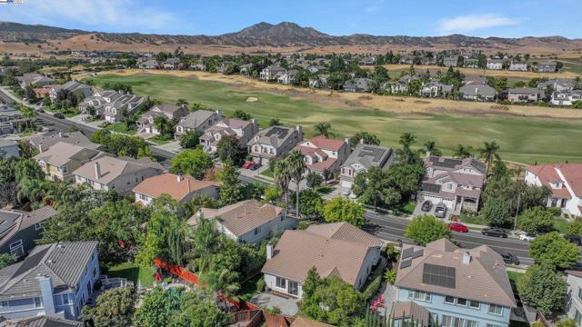 342 Roundhill Dr, Brentwood CA: https://media.crmls.org/mediaz/b6b87cbb-6174-4d6e-9f5a-e5453cad1cba.jpg