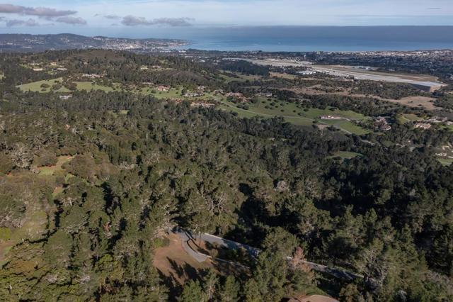 25540 Via Malpaso, Carmel CA: https://media.crmls.org/mediaz/b6b8ba1d-3af9-4081-a545-33328aab5cf1.jpg