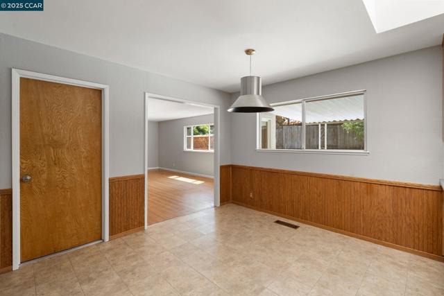 3710 Northridge Dr, Concord CA: https://media.crmls.org/mediaz/b6ba26f0-9210-48c5-8b9c-e4292c752c92.jpg