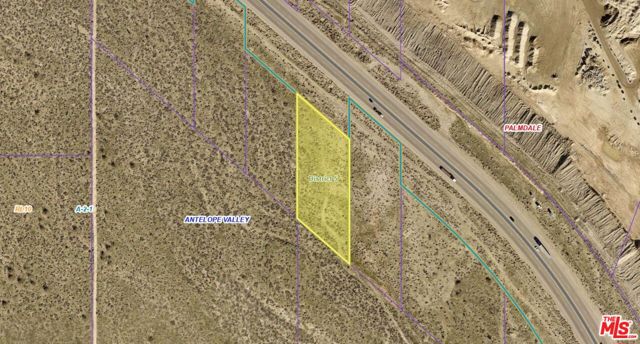 6298 Pearblossom Highway, Palmdale CA: https://media.crmls.org/mediaz/b6ba4219-2405-4f42-a80e-1d794401f77f.jpg