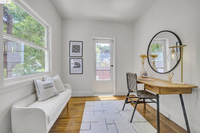 1133 Norwood Ave, Oakland CA: https://media.crmls.org/mediaz/b6ba476f-188f-4abe-952d-7f15b57df5bd.jpg