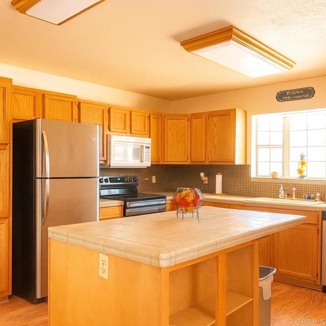 Detail Gallery Image 7 of 28 For 37076 Calico Bld, Yermo,  CA 92398 - 3 Beds | 2 Baths