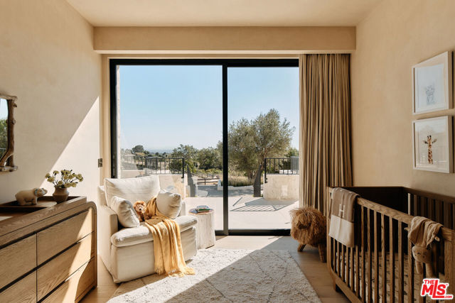 29685 Cuthbert Road, Malibu CA: https://media.crmls.org/mediaz/b6baaaa4-49fe-4234-b6bc-b261df92a50b.jpg
