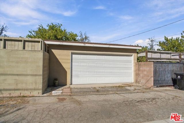 23214 Vanowen Street photo 21