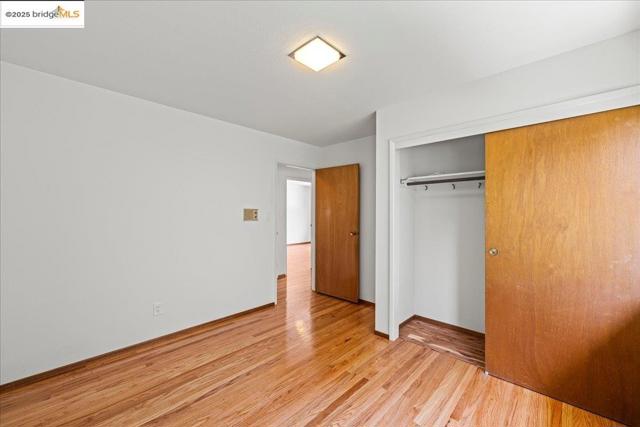 3312 Wisconsin St, Oakland CA: https://media.crmls.org/mediaz/b6bbf3d4-4686-4e19-aad9-6e93b6e8f998.jpg
