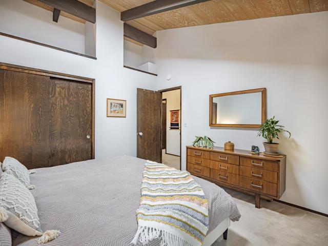 Image 40 of 65 For 251 Sunnycroft Road