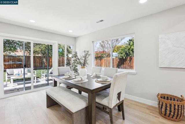 562 Swallow Dr, Livermore CA: https://media.crmls.org/mediaz/b6be370e-bdd2-4c1e-8b63-5dbfa1a5ef7f.jpg