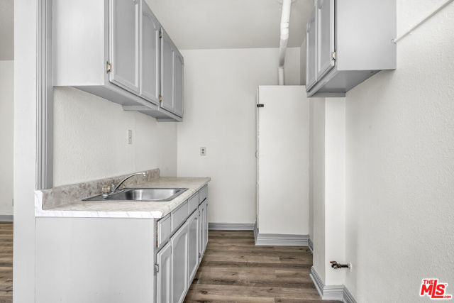 123 S Westmoreland Avenue, Los Angeles CA: https://media.crmls.org/mediaz/b6bed62f-33b7-40be-a197-0297d67eadb0.jpg