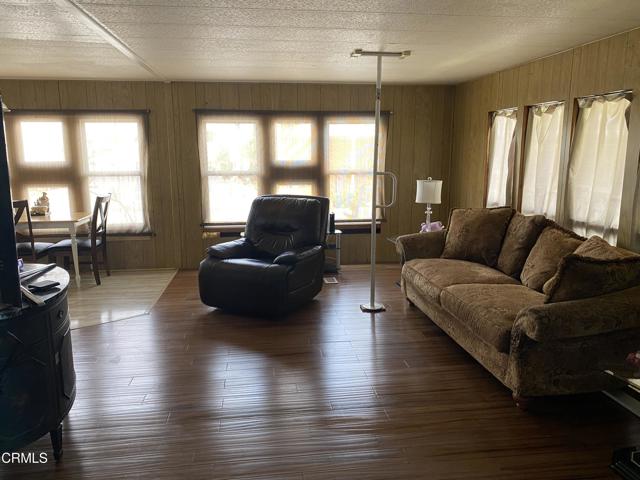 1853 Ives Avenue, Oxnard CA: https://media.crmls.org/mediaz/b6bee4f7-a940-45a3-9948-60f6f18af149.jpg