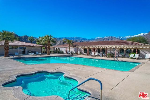 425 S Paseo Laredo, Cathedral City CA: https://media.crmls.org/mediaz/b6bfb117-07ac-4401-895b-e2933b80ca15.jpg