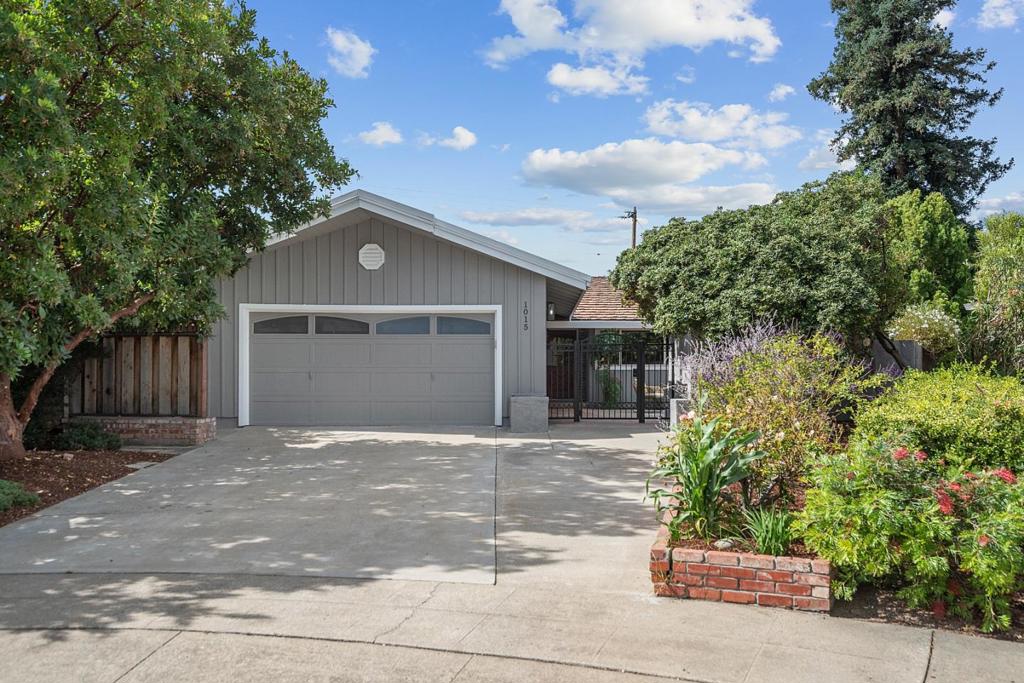 1015 Gloucester Court