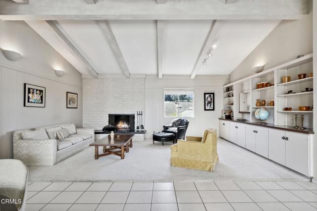 262 Crestwood Avenue, Ventura CA: https://media.crmls.org/mediaz/b6c07278-5103-43ce-bea0-951a4a6b25e4.jpg