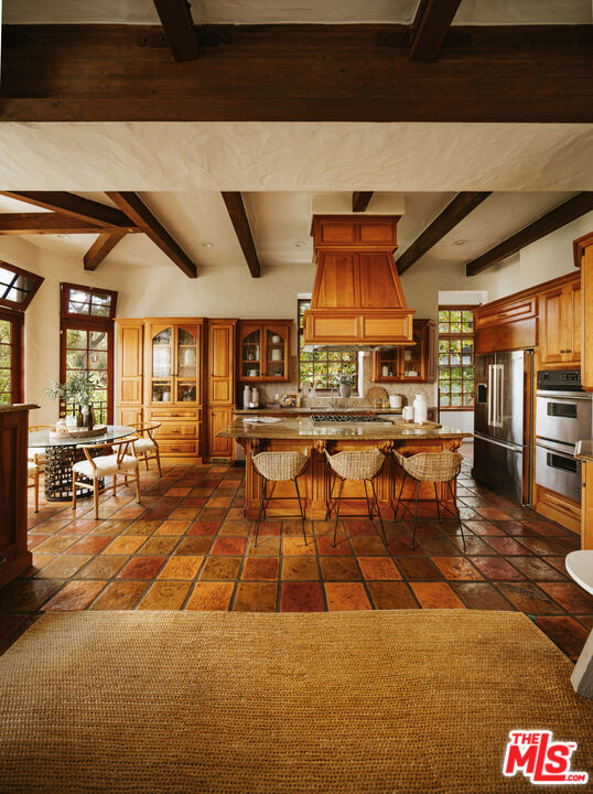 2942 Passmore Drive, Los Angeles CA: https://media.crmls.org/mediaz/b6c08bf8-3699-4731-85cc-c46fd58edcf3.jpg