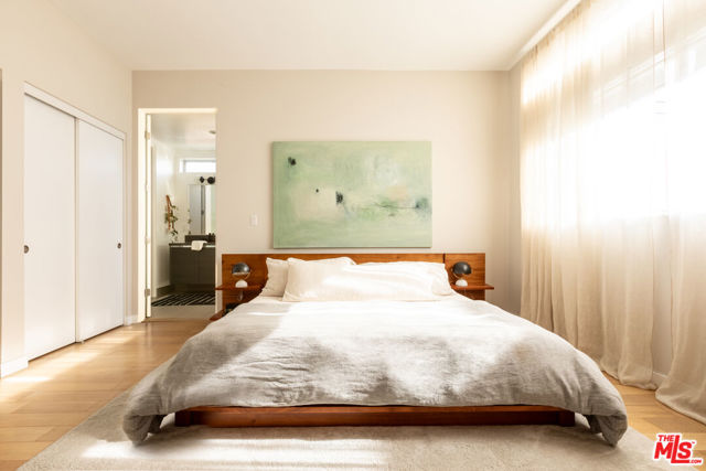 1201 N Las Palmas Avenue, Los Angeles CA: https://media.crmls.org/mediaz/b6c1dbb6-5fb1-41df-9e43-a31543eb5c51.jpg