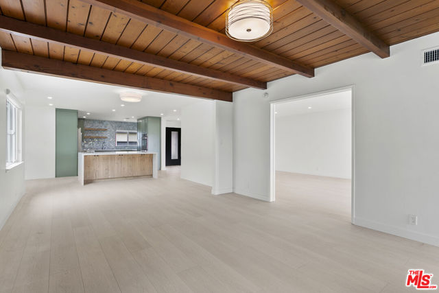 4444 Don Felipe Drive, Los Angeles CA: https://media.crmls.org/mediaz/b6c22c9c-072b-4fa1-8bfd-4e01fb5c6300.jpg