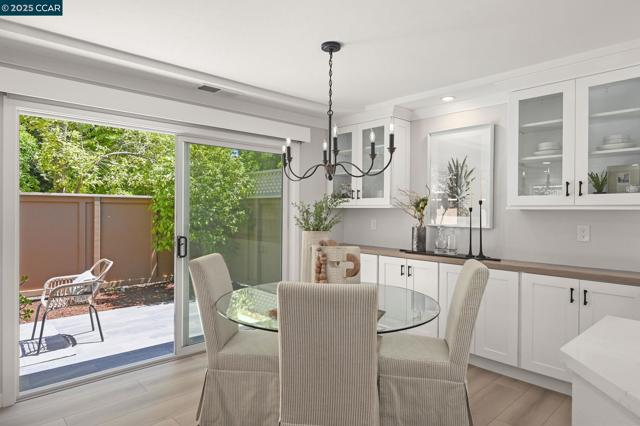 3209 Golden Rain Rd, Walnut Creek CA: https://media.crmls.org/mediaz/b6c27ae9-65ab-47f4-8ca0-9bb033272311.jpg