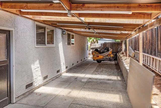 3197 Knightswood Way, San Jose CA: https://media.crmls.org/mediaz/b6c2b148-96d5-4b47-ae1b-29493df3259d.jpg