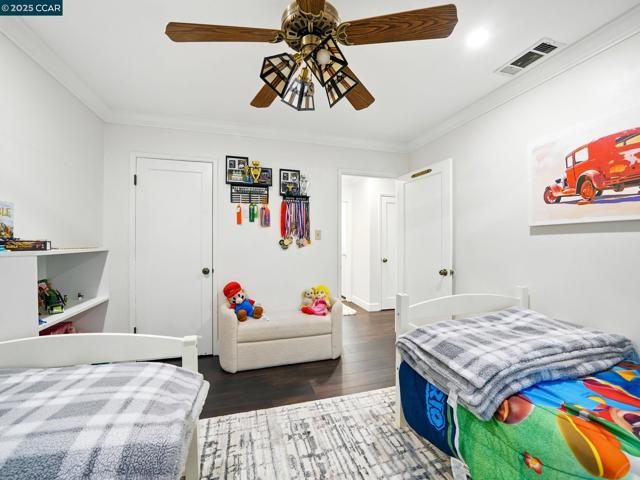 1836 Newell Ave, Walnut Creek CA: https://media.crmls.org/mediaz/b6c311aa-7e76-4672-a320-cde5e3712e4f.jpg