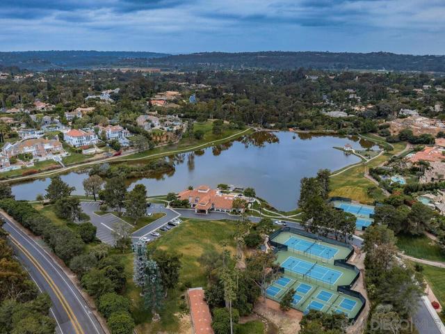 17116 Paseo Hermosa, Rancho Santa Fe CA: https://media.crmls.org/mediaz/b6c32987-453e-407c-9eab-3d14a44e8536.jpg